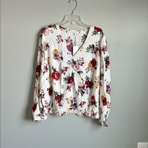 Candie's Multicolor Floral V-Neck Blouse